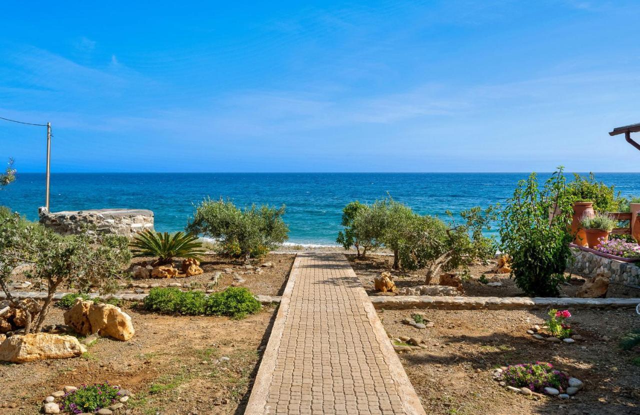 Marina Apartments Léntas المظهر الخارجي الصورة